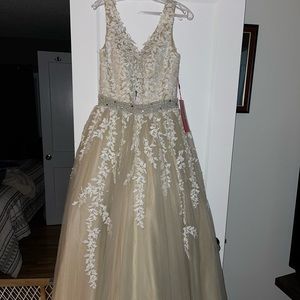 Wedding/prom dress